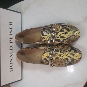 Donald Pliner Women's Balton loafer, size 9.5M, Lemon Metallic Mini Viper